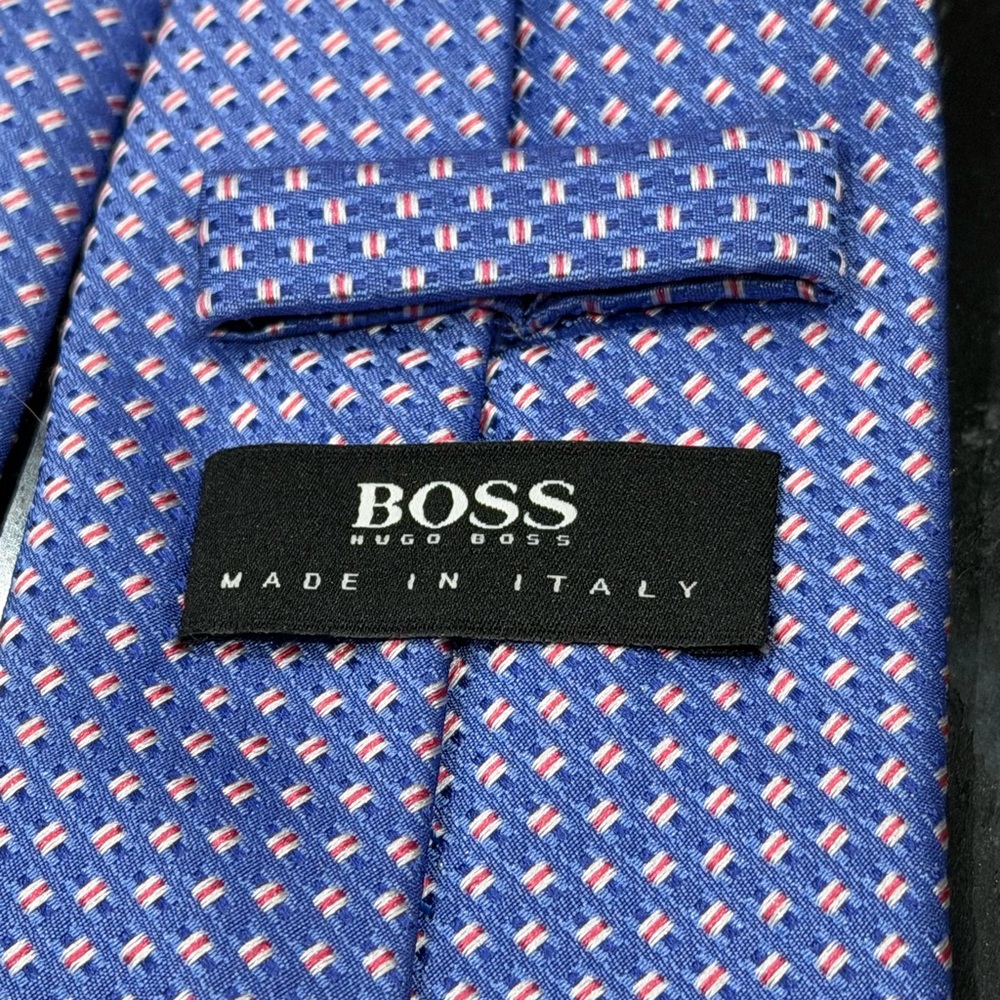 BRAND NEW Hugo Boss 100% Silk Blue and Red/white Patterned Neck Tie